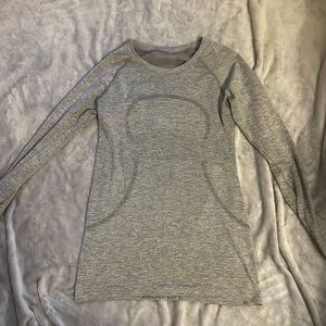 Lululemon long sleeve Color:Grey Size: 8